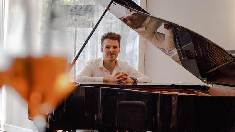 Sie betrachten gerade Sundowner mit Pianist Tom Mayer